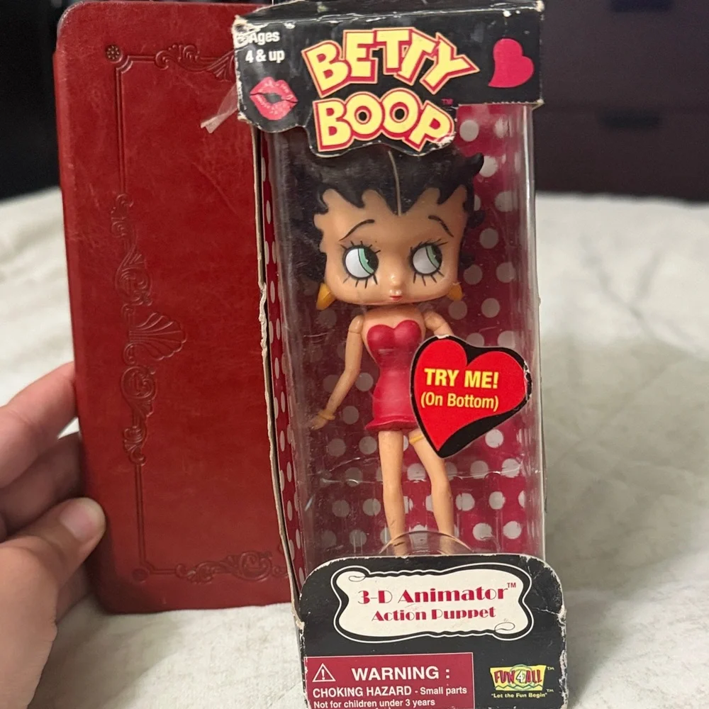 Betty Boop 3D Animator Action Puppet - Red and Black - Picture 2 of 5
